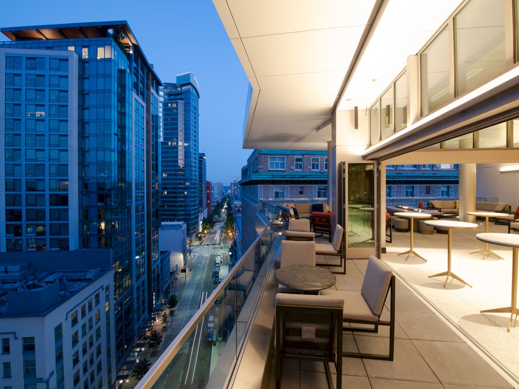 RiverPlace Hotel